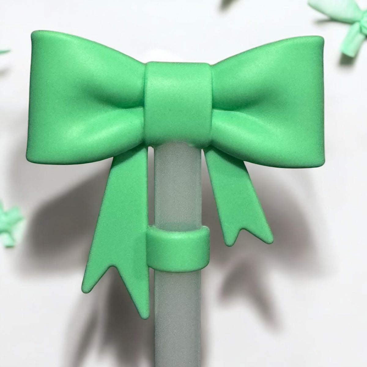 Large coquette Bow Straw Topper